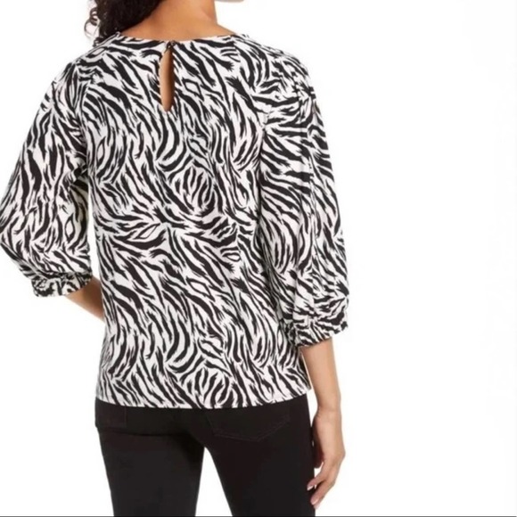 NWT Halogen Feather Tiger Banded Sleeve Knit Blouse white and black size Medium - Picture 4 of 10
